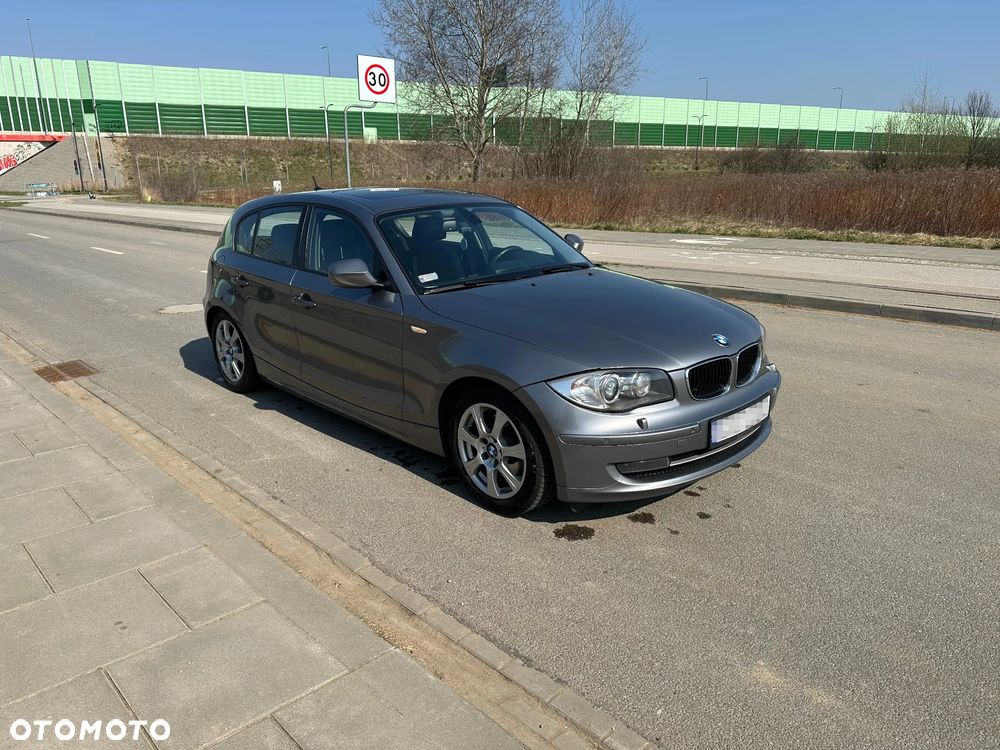 BMW Seria 1 120d DPF - 8