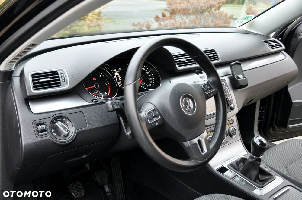 Volkswagen Passat - 22