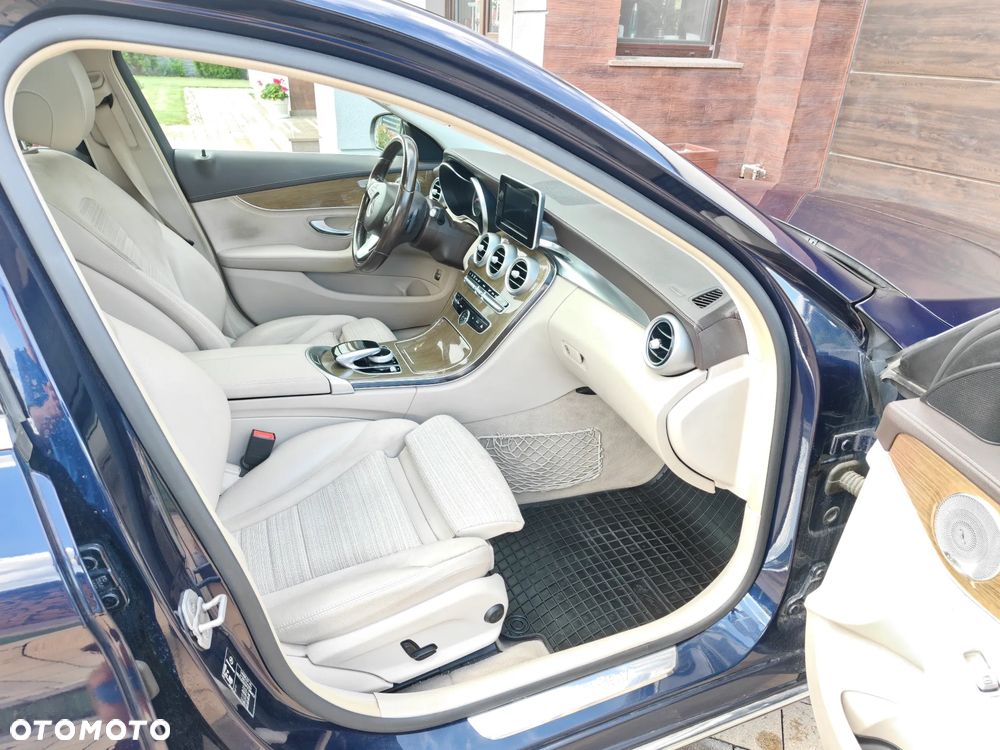 Mercedes-Benz Klasa C 250 (BlueTEC) d 4-Matic 7G-TRONIC - 23