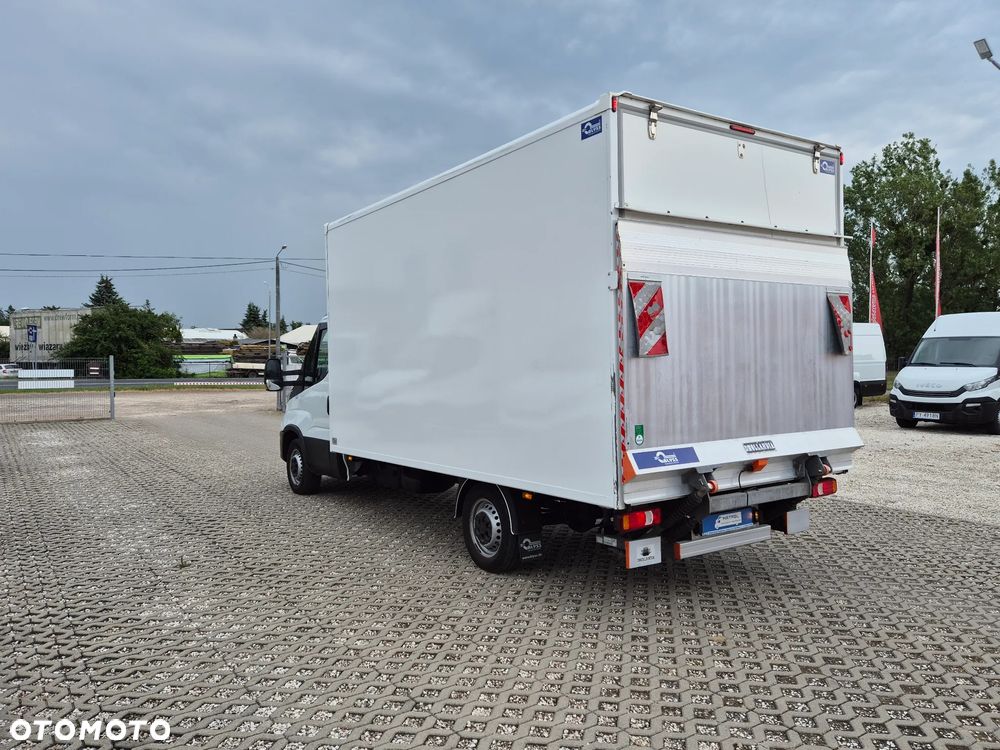 Iveco Daily 35S14 2.3 HPi, kontener 8PAL, winda 750KG, klimatyzacja - 10