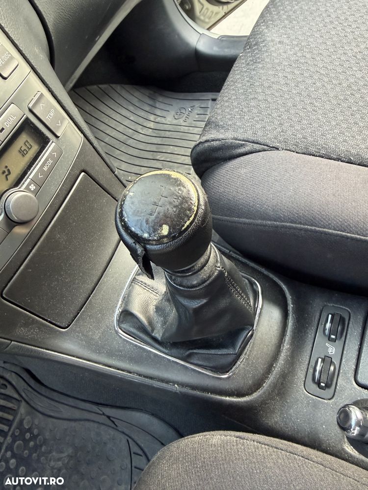 Toyota Avensis - 19