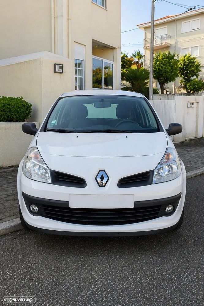 Renault Clio 1.5 dCi Dynamique S - 9