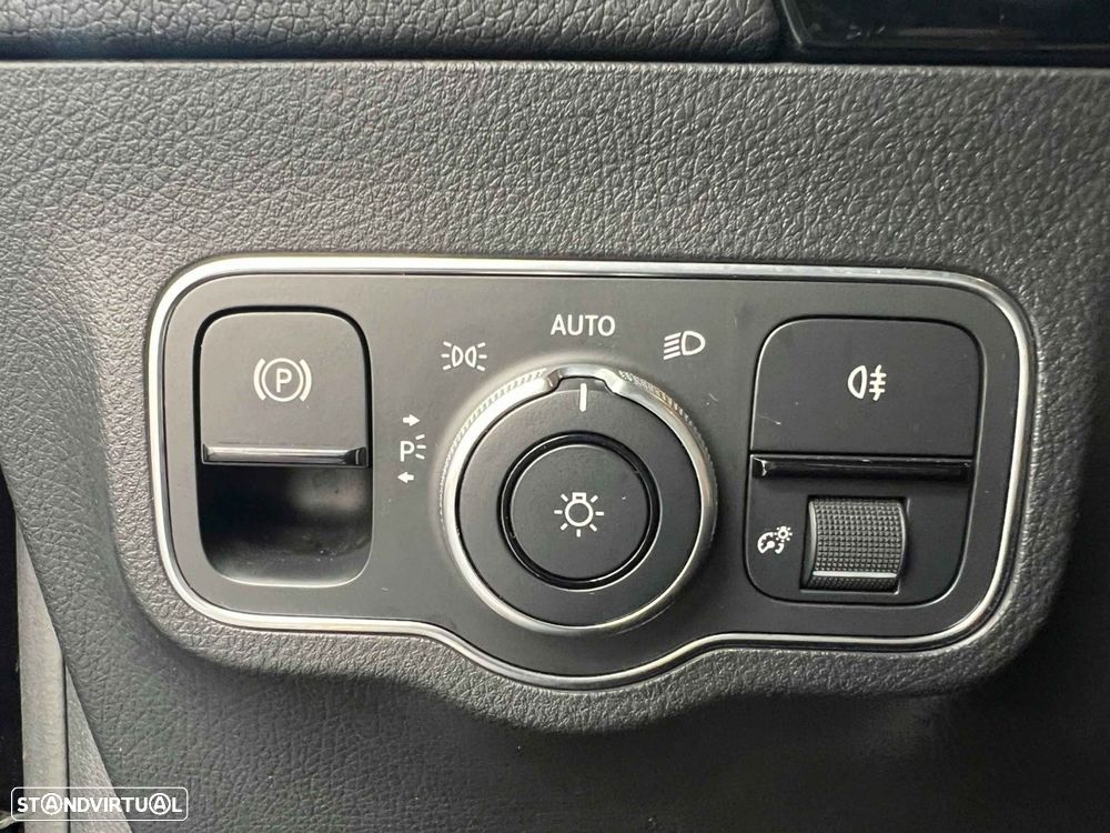 Mercedes-Benz B 200 Progressive - 12