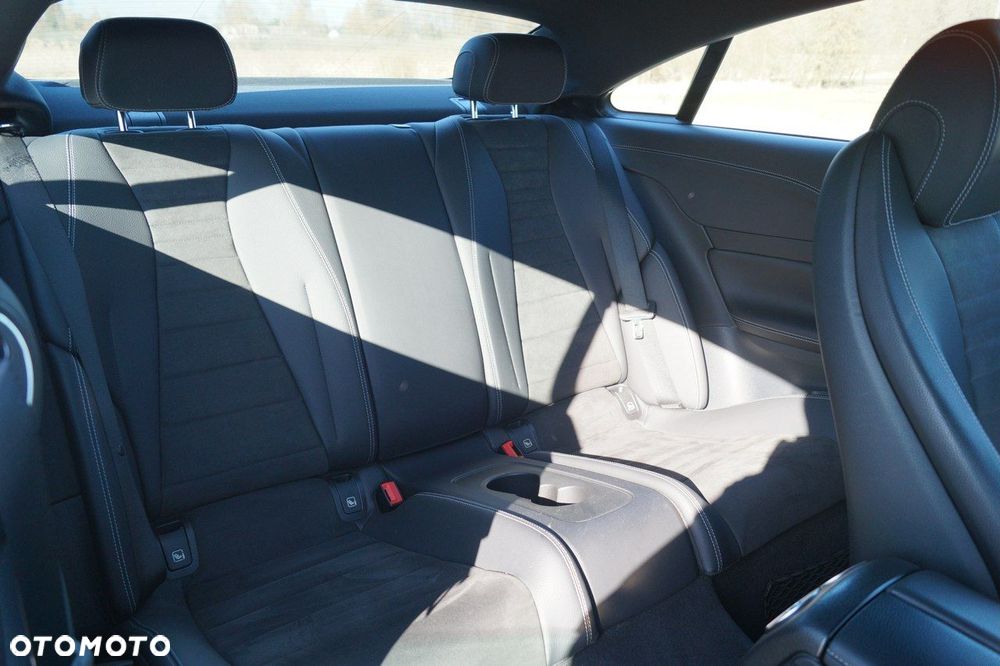 Mercedes-Benz Klasa E - 16