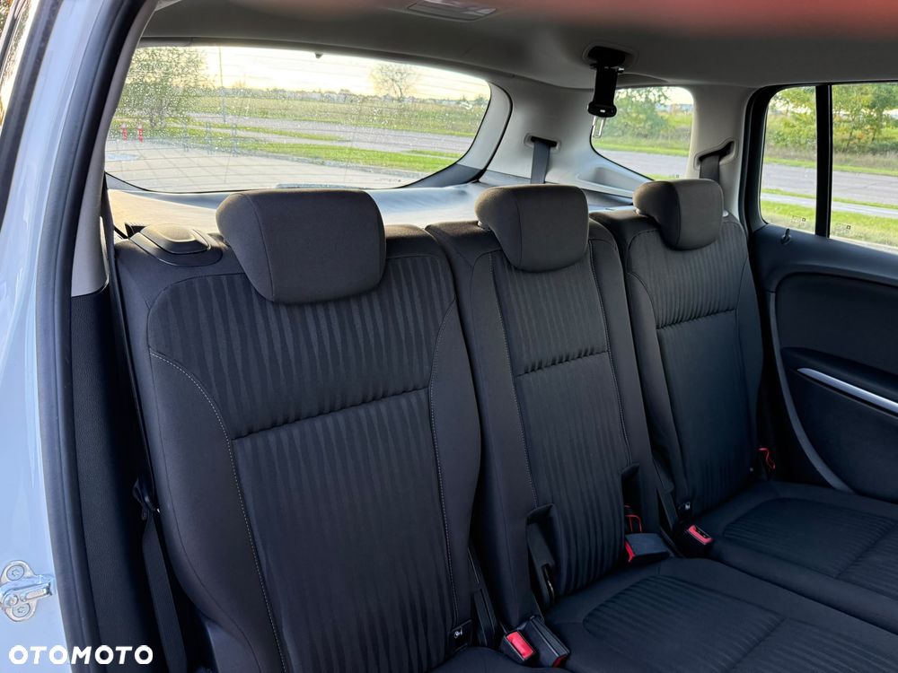 Opel Zafira - 15
