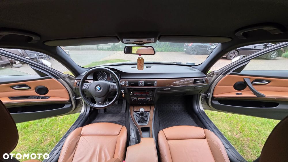 BMW Seria 3 318d - 26
