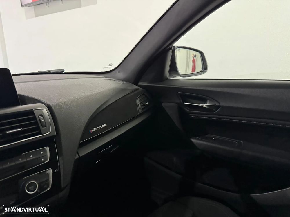 BMW 116 d Pack M - 17