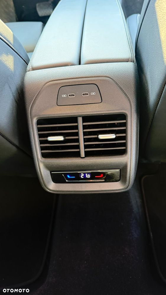 Volkswagen Passat - 23