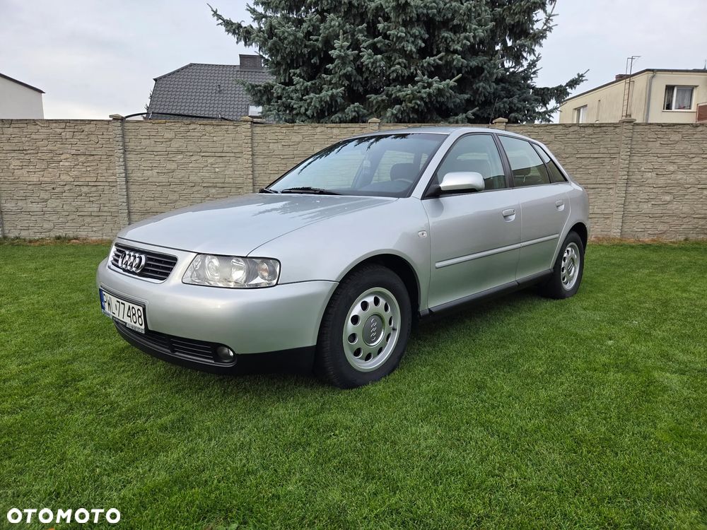 Audi A3 Sportback - 1