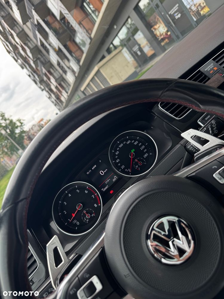 Volkswagen Golf - 14