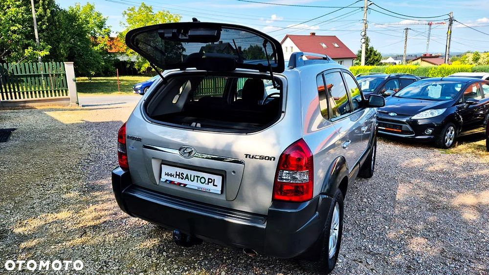 Hyundai Tucson 2.0 Comfort 2WD - 31