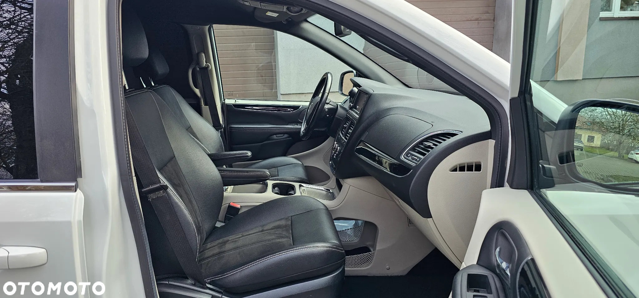 Dodge Grand Caravan - 13