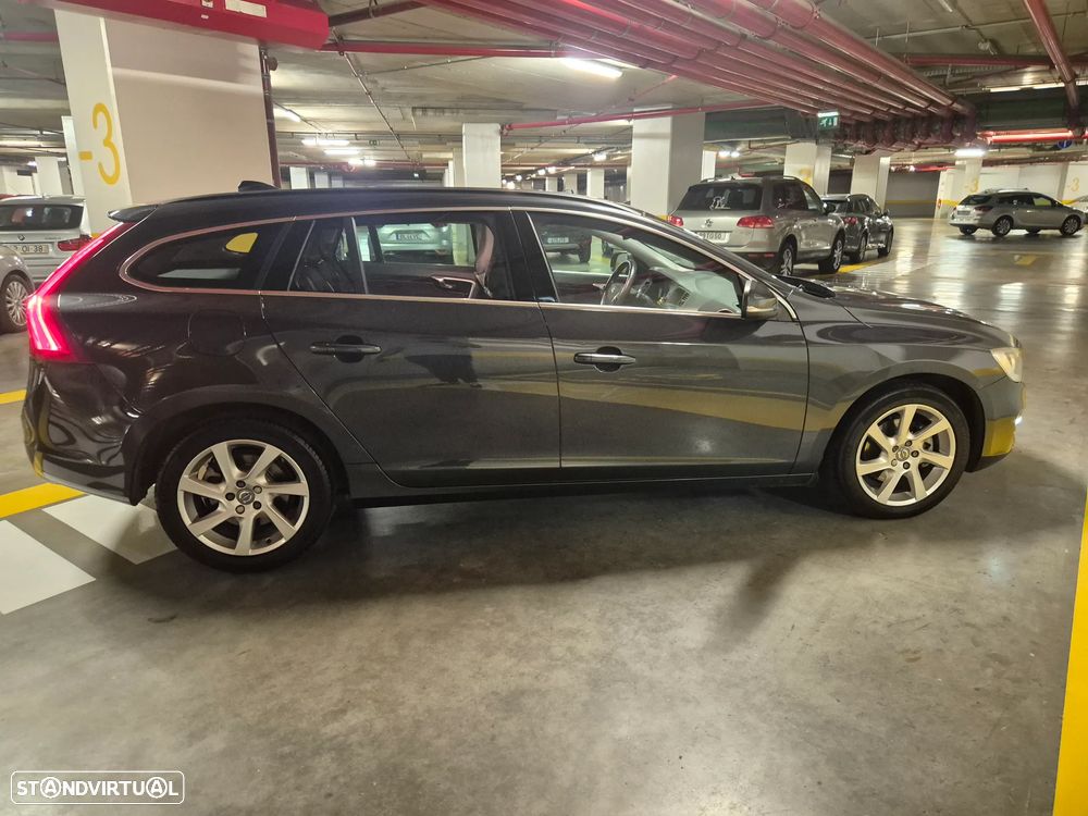 Volvo V60 1.6 D2 Momentum Eco - 9