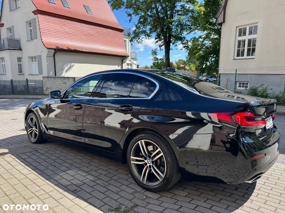 BMW Seria 5 520d xDrive - 10
