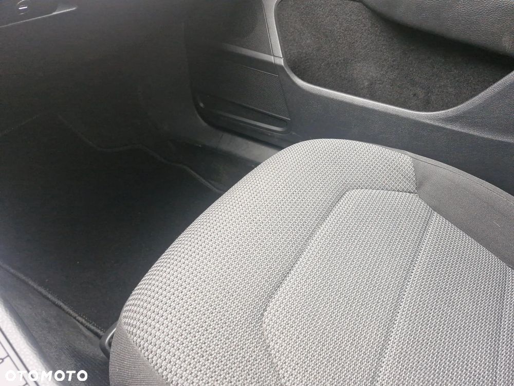 Volkswagen Passat 2.0 TDI DPF BlueMotion Technology Trendline - 28