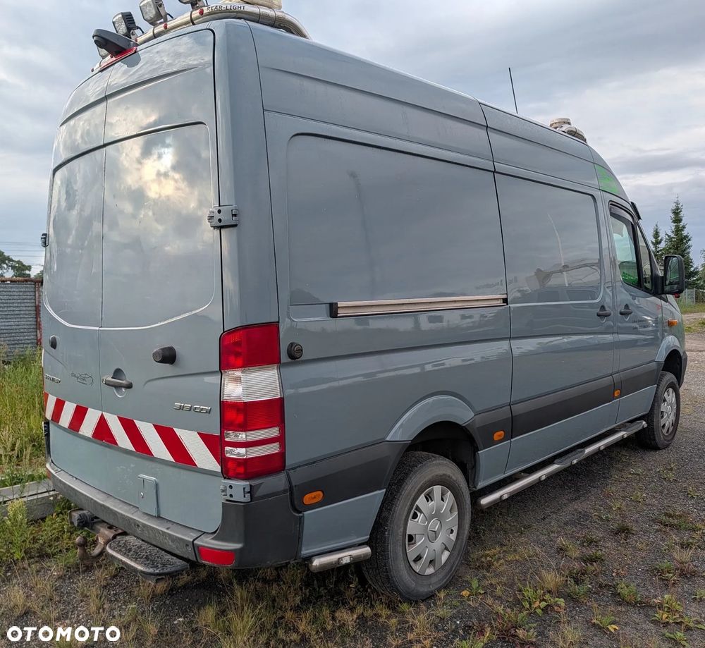 Mercedes-Benz Sprinter - 4