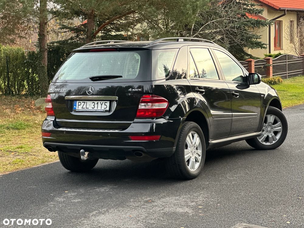 Mercedes-Benz ML 300 CDI 4Matic 7G-TRONIC DPF BlueEFFICIENCY - 11