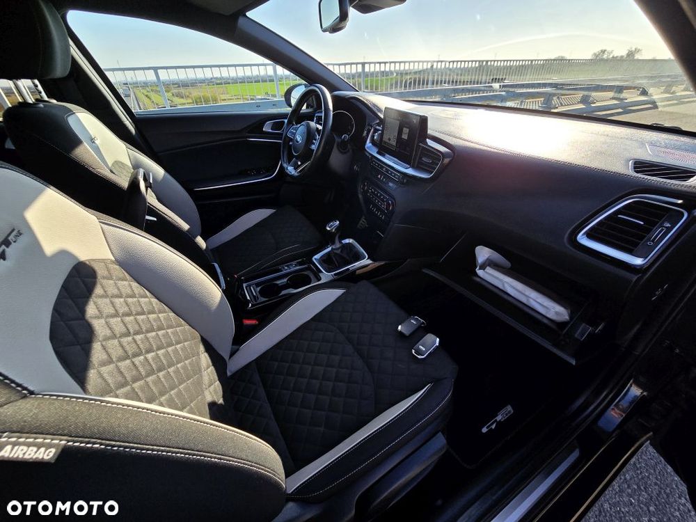 Kia Ceed 1.6 CRDi GT Line - 30