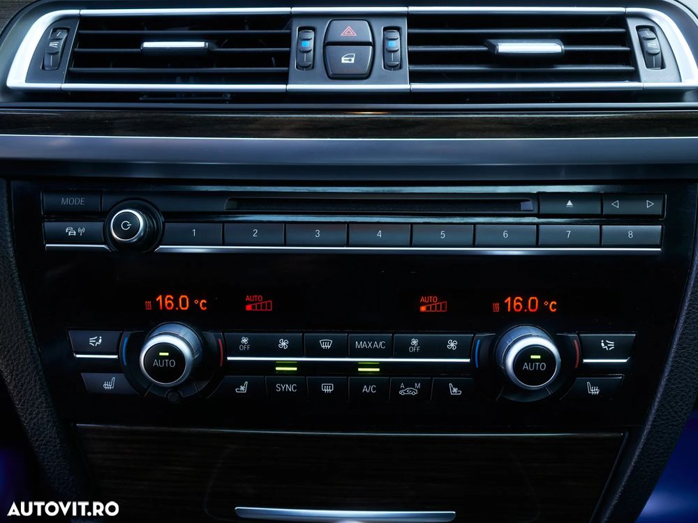 BMW Seria 7 730Ld BluePerformance Edition Exclusive - 30