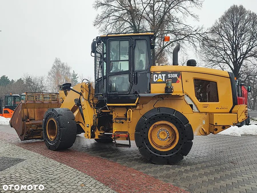 Caterpillar 930K - 9