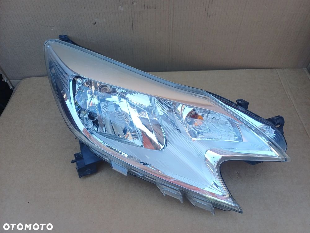 Nissan Note II E12 lampa prawy przod Europa - 2