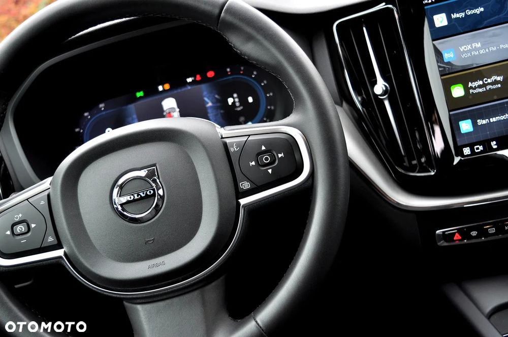 Volvo XC 60 B4 B Geartronic Momentum Pro - 26