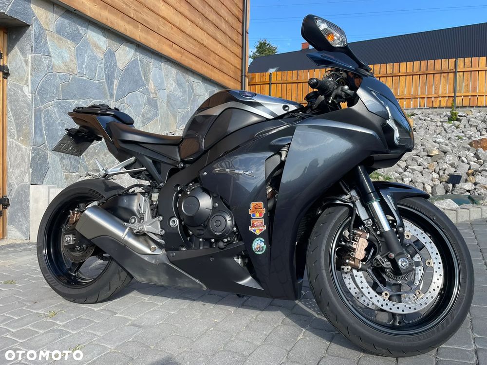 Honda CBR - 1