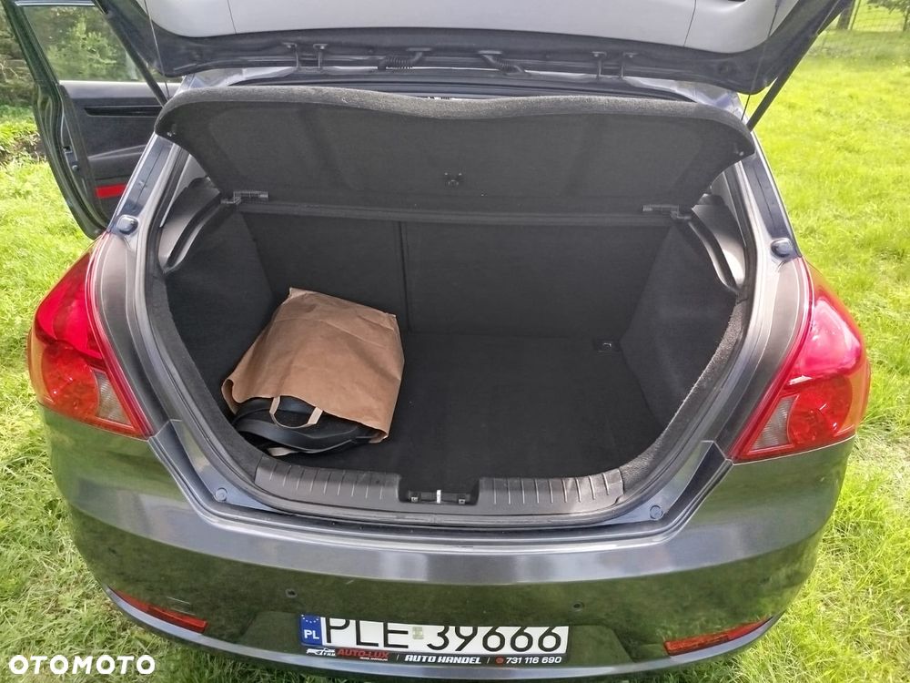 Kia Ceed - 13
