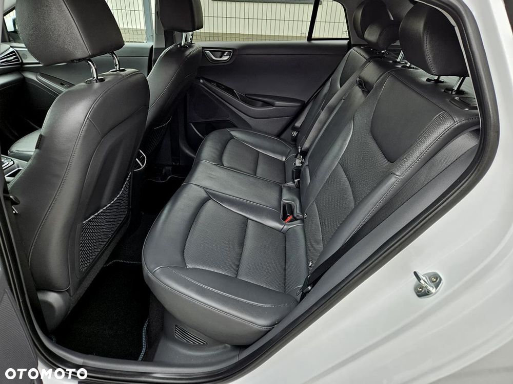 Hyundai IONIQ 1.6 GDI Premium - 26