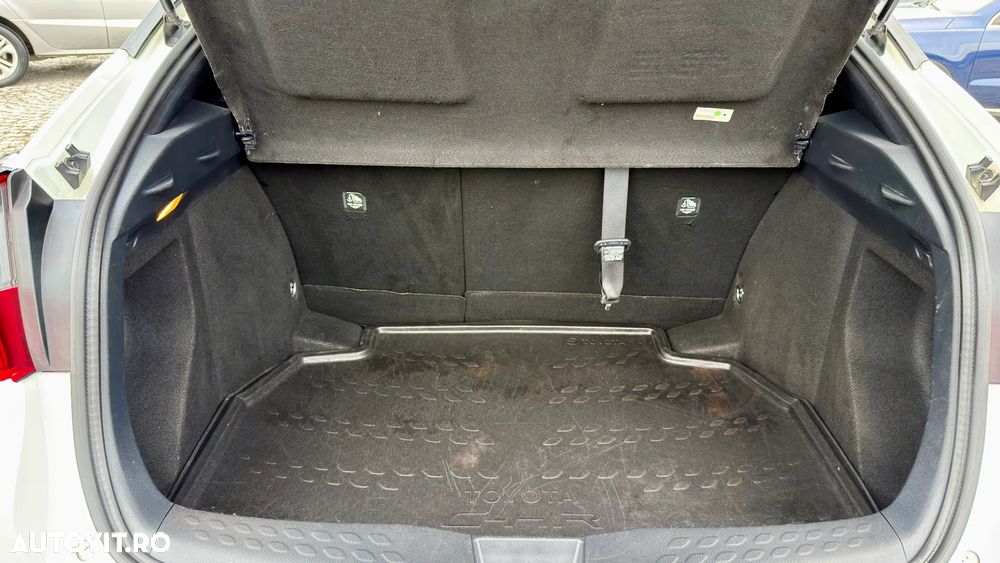 Toyota C-HR Hybrid Lounge - 21