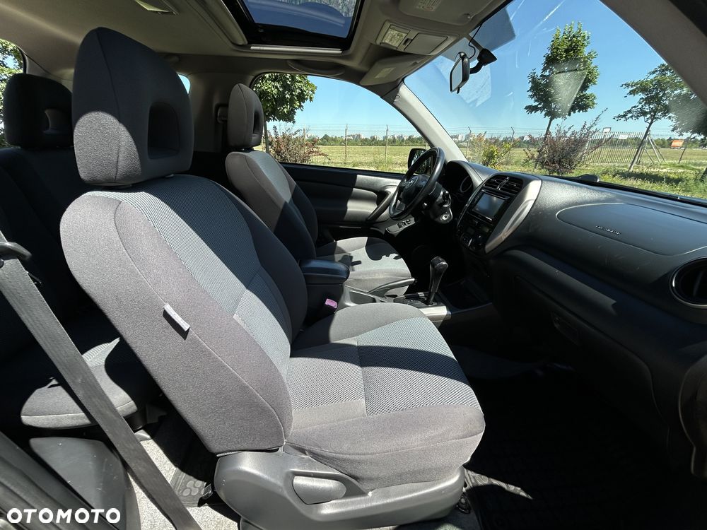 Toyota RAV4 2.0 VVT-i Sol - 10