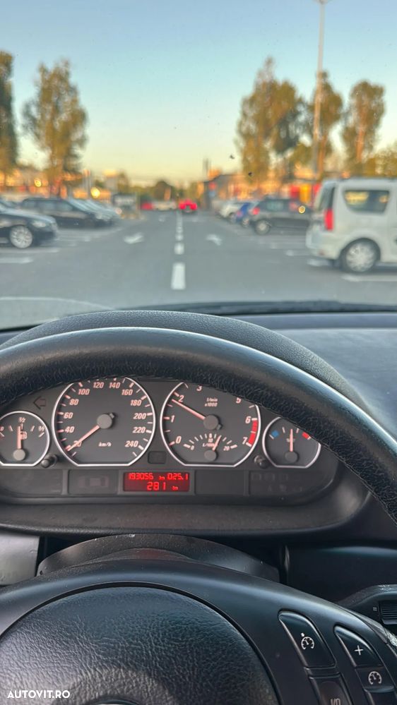 BMW Seria 3 330i - 3