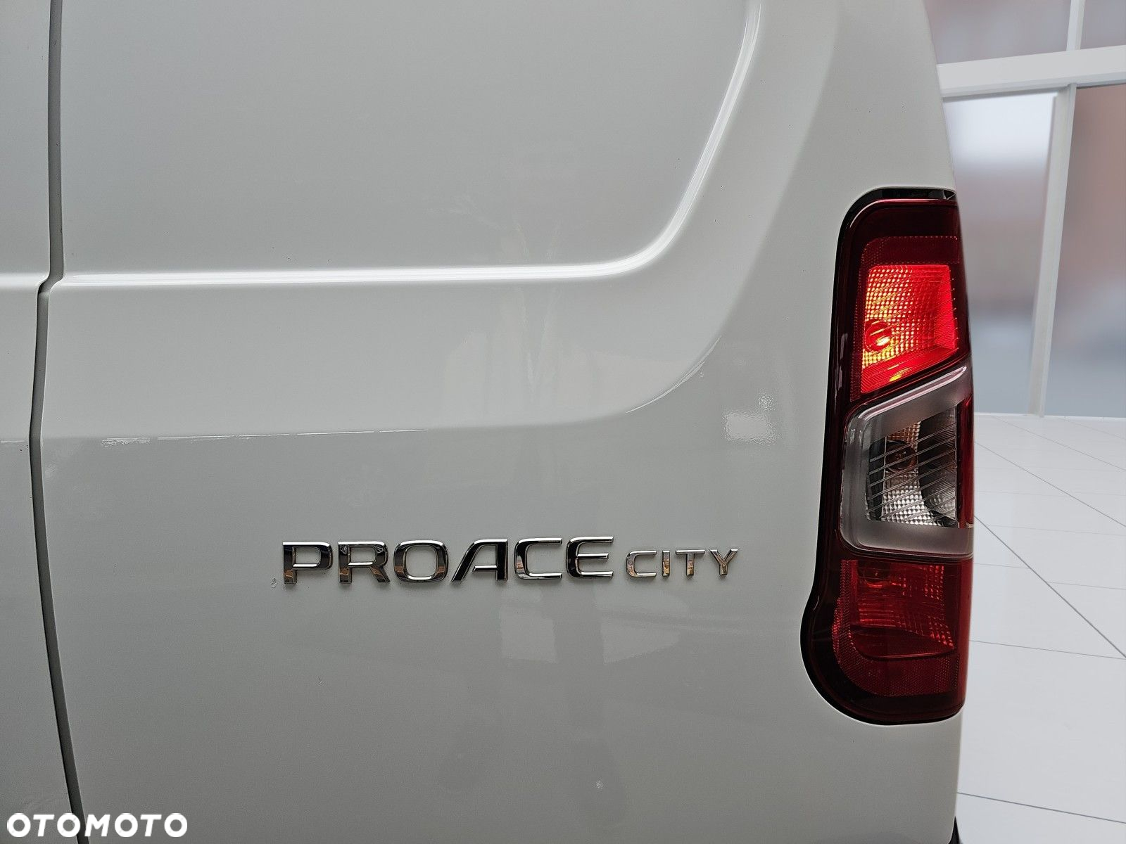 Toyota ProAce 2.3T 1.5 D-4D 75KM std Furgon Active - 17