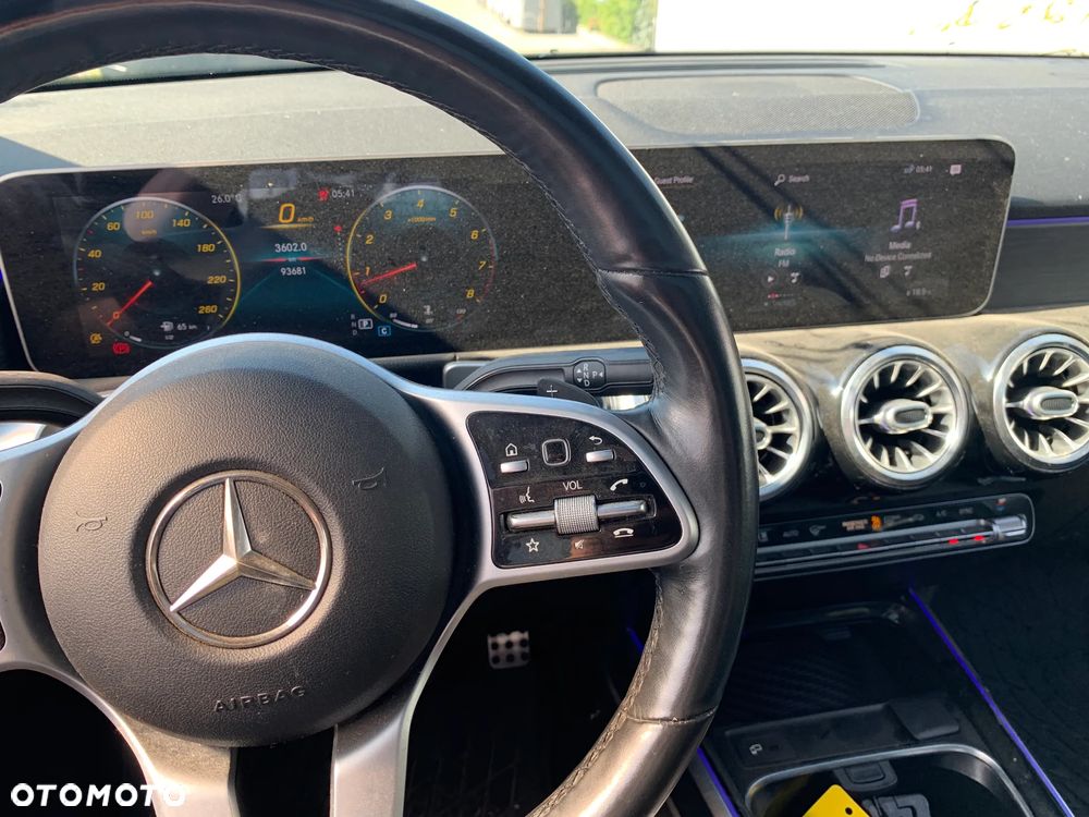 Mercedes-Benz GLB 250 4-Matic 8G-DCT - 20