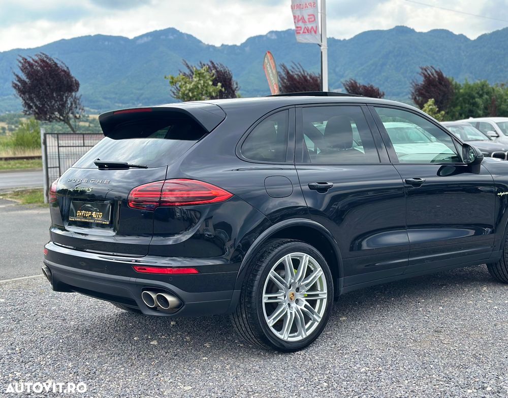 Porsche Cayenne S E-Hybrid Platinum Edition - 38