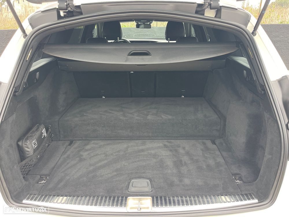Mercedes-Benz E 300 de 9G-TRONIC AMG Line - 33