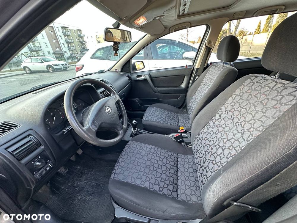 Opel Astra 1.7 DTI - 8