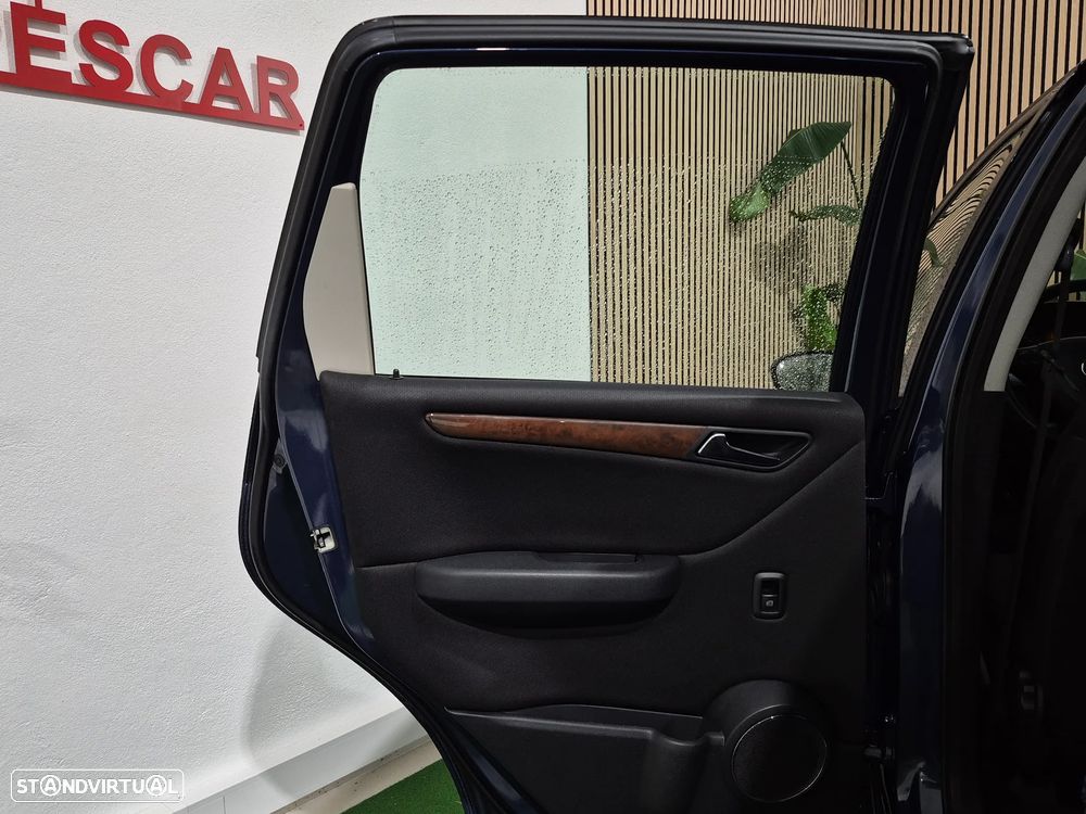 Mercedes-Benz A 150 Elegance Automatic - 14