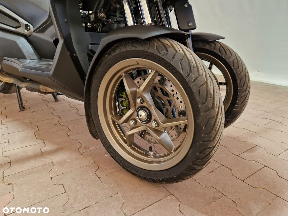 Kymco CV3 - 16