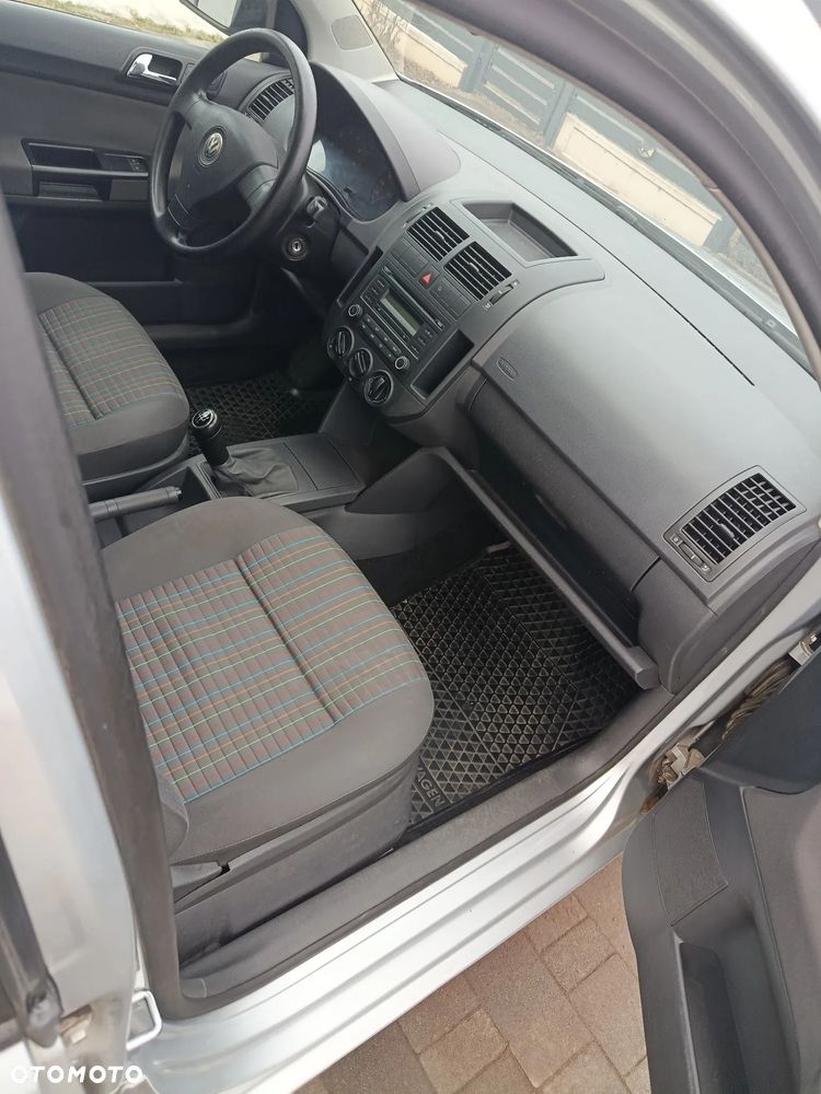 Volkswagen Polo 1.4 16V Trendline - 5