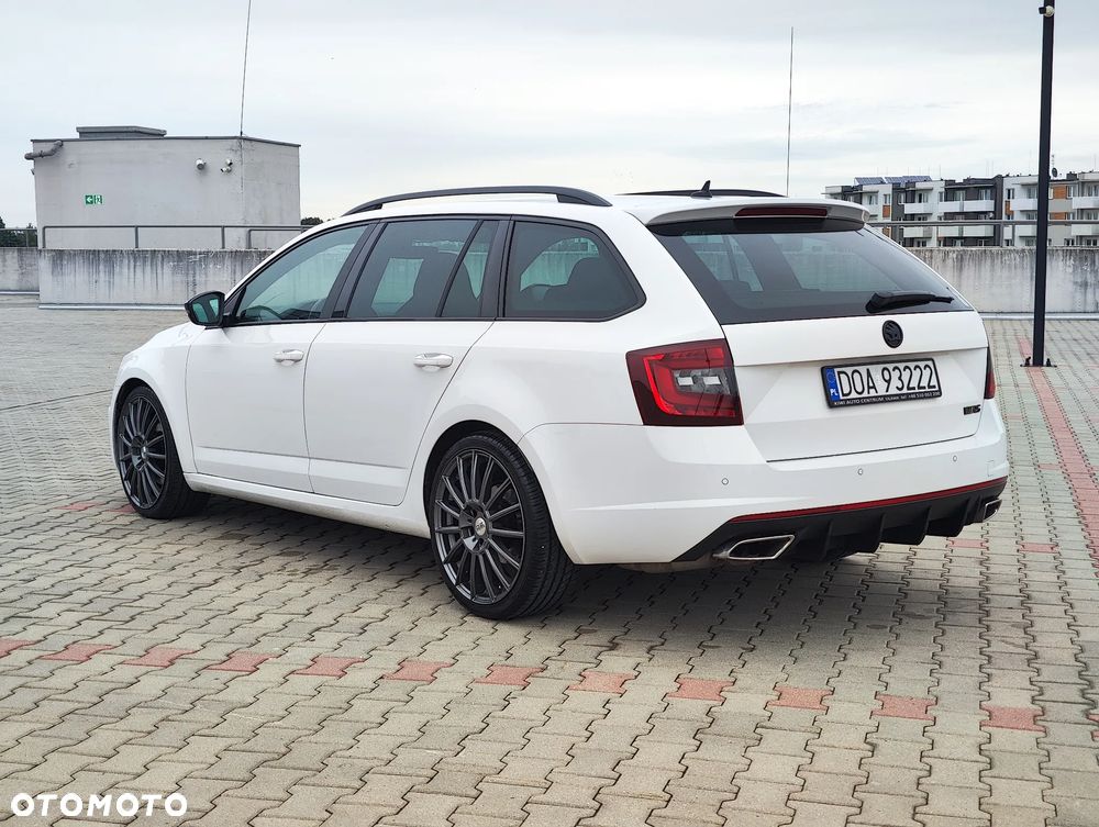 Skoda Octavia 2.0 TDI DSG RS - 4