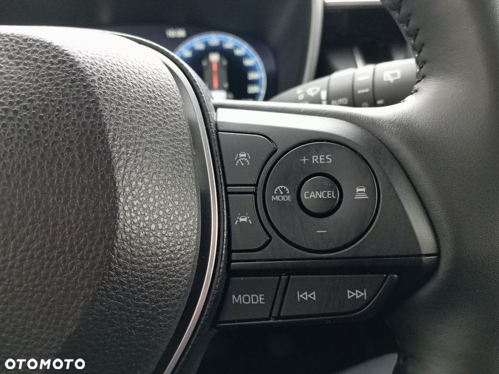 Toyota Corolla Cross 2.0 Hybrid Executive - 17