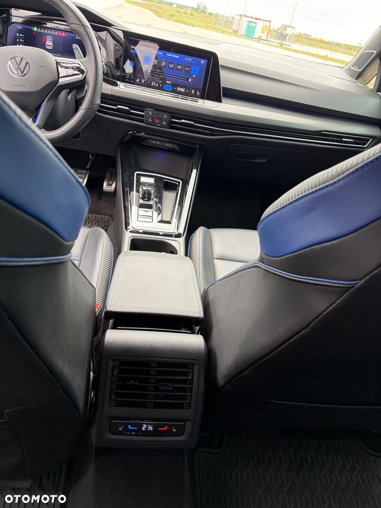 Volkswagen Golf - 21