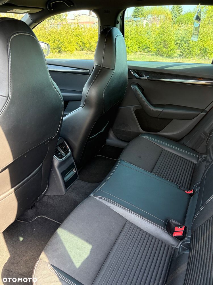 Skoda Octavia 2.0 TDI RS DSG - 9