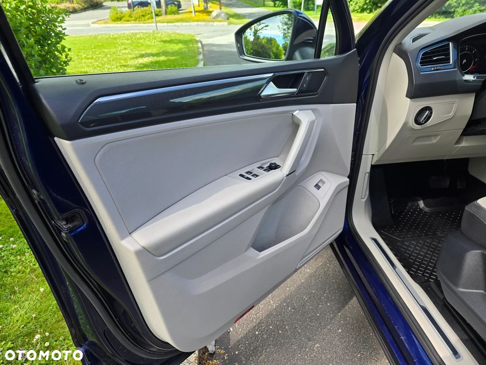 Volkswagen Tiguan - 19