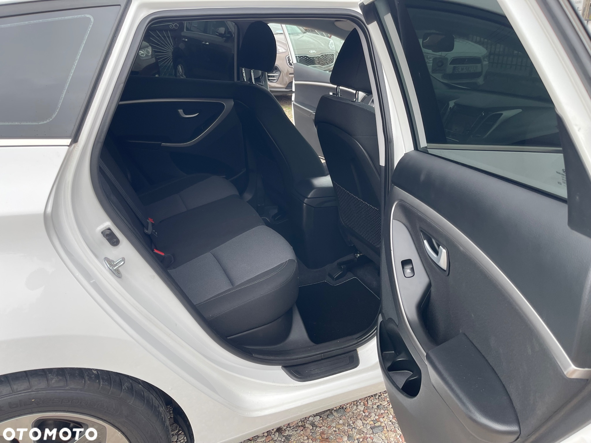 Hyundai i30 1.6 CRDi BlueDrive Premium DCT - 10