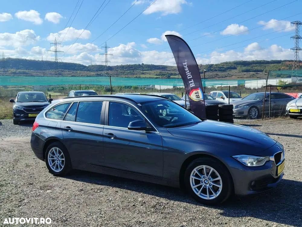 BMW Seria 3 318d Touring Aut. - 3