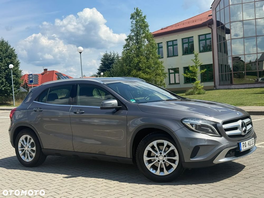 Mercedes-Benz GLA 200 UrbanStyle Edition - 4