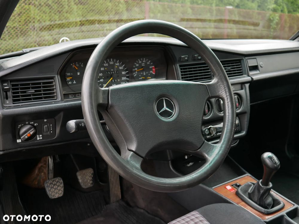 Mercedes-Benz W201 (190) - 24