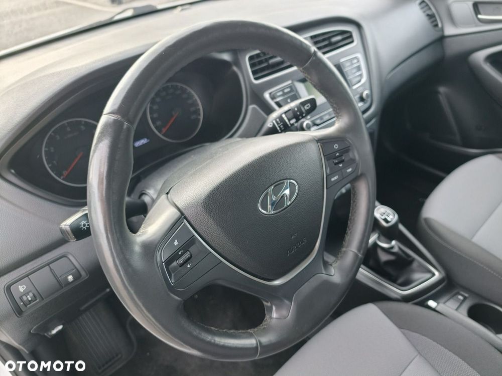 Hyundai i20 - 23